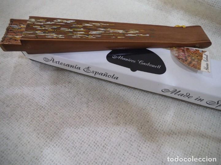 Antig&uuml;edades: ABANICO &uml;CARBONELL &uml; MADERA ( JAZM&Iacute;N - BLANCO ) - Foto 11