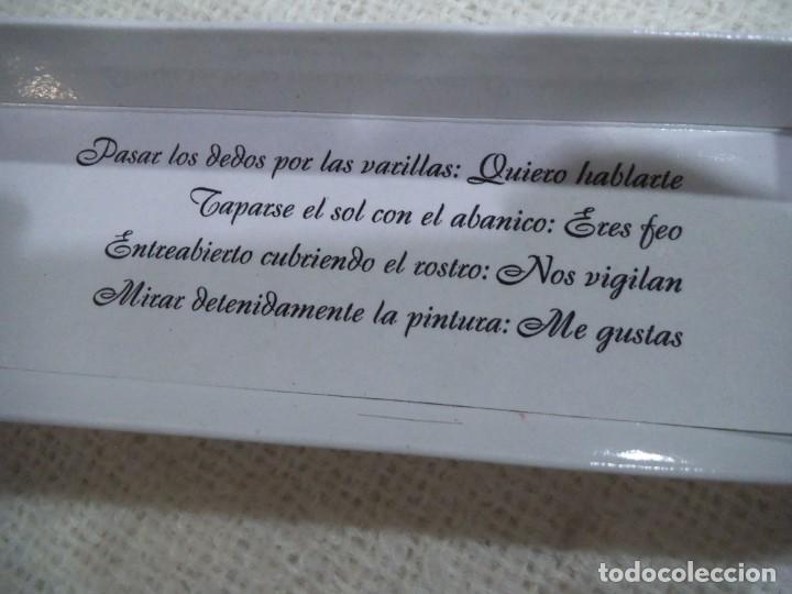 Antig&uuml;edades: ABANICO &uml; CARBONELL &uml; ( NEGRO ) ROJO - BLANCO - Foto 14
