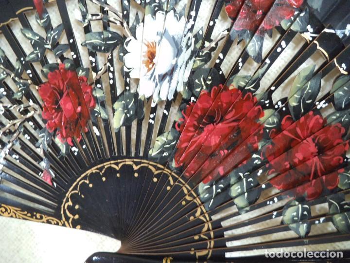 Antig&uuml;edades: ABANICO &uml; CARBONELL &uml; ( NEGRO ) ROJO - BLANCO - Foto 16