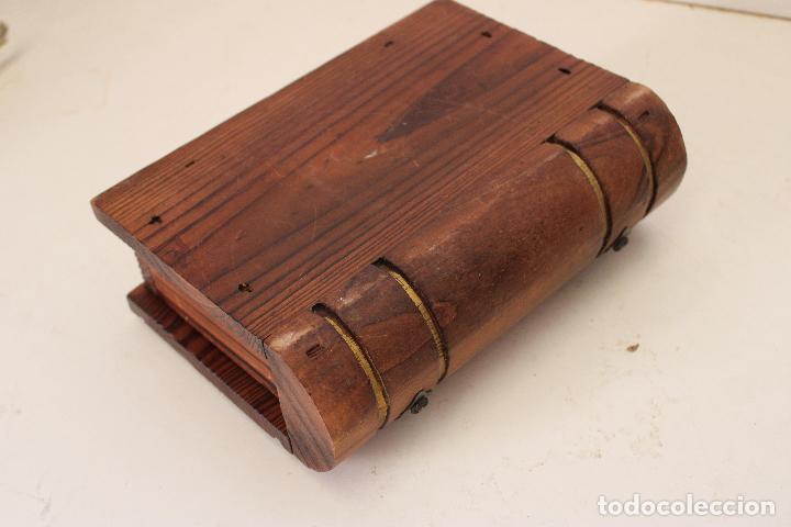Antig&uuml;edades: caja de madera libro - mapamundi - Foto 3