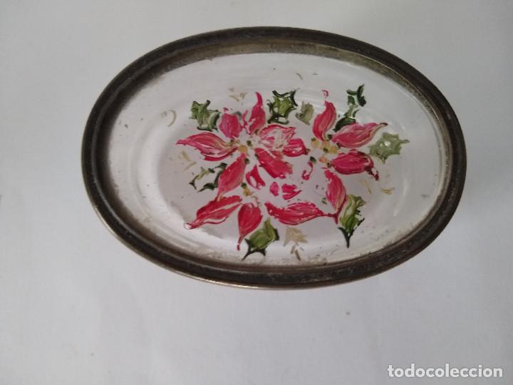 Antigüedades: Antigua cajita ovalada en cristal decorada con flores pintadas a mano Siglo XIX - Foto 2 - 50633729