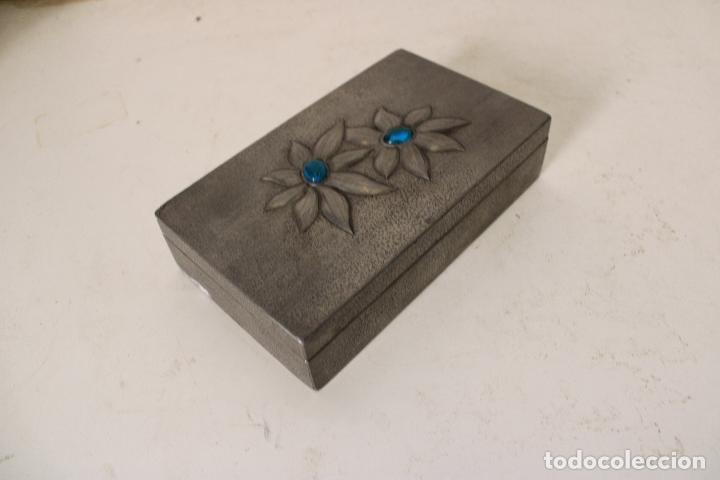 Antig&uuml;edades: caja de esta&ntilde;o - Foto 2