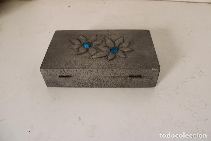 Antig&uuml;edades: caja de esta&ntilde;o - Foto 3
