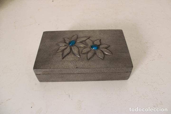 Antig&uuml;edades: caja de esta&ntilde;o - Foto 1