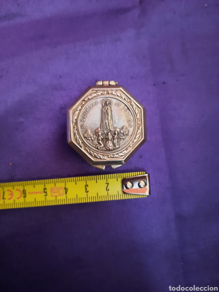 Antiques: Caja metalica relieve Virgen de Fatima.