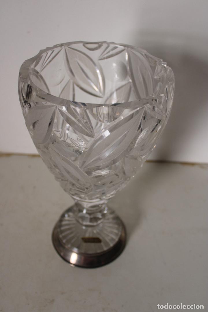 Antig&uuml;edades: jarron de cristal tallado y plata de ley - Foto 4