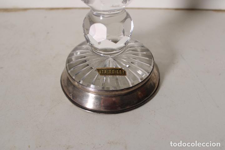 Antig&uuml;edades: jarron de cristal tallado y plata de ley - Foto 6