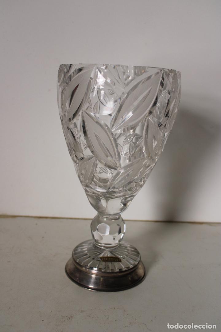 Antig&uuml;edades: jarron de cristal tallado y plata de ley - Foto 7