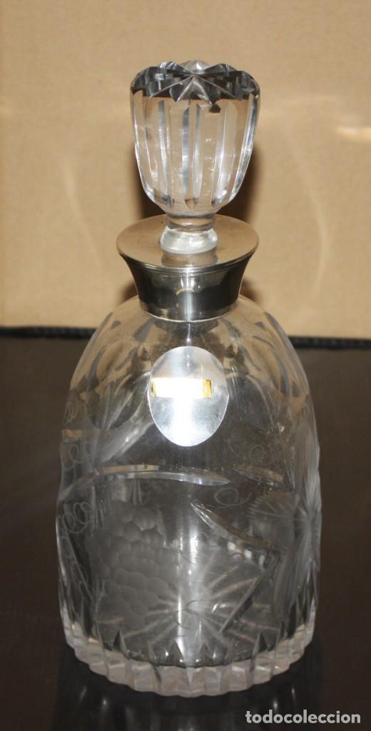 Antig&uuml;edades: LICORERA DE CRISTAL Y CUELLO DE PLATA - Foto 1