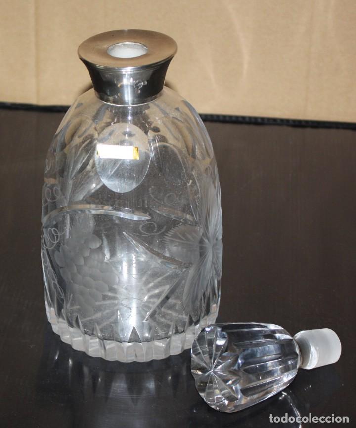 Antig&uuml;edades: LICORERA DE CRISTAL Y CUELLO DE PLATA - Foto 2