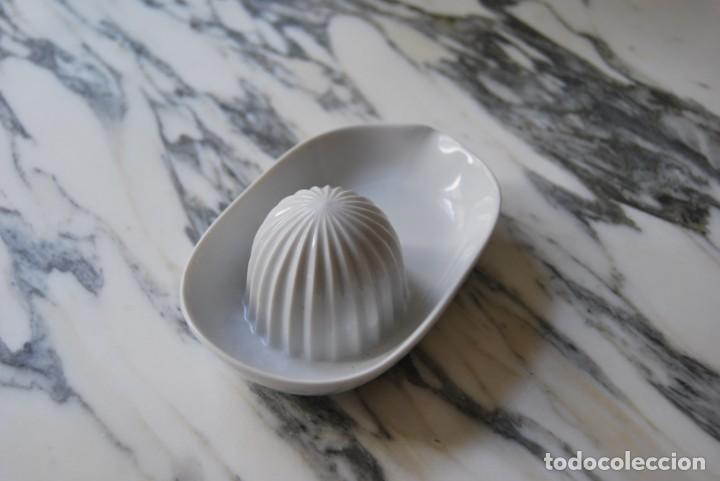 Antig&uuml;edades: EXPRIMIDOR DE PORCELANA - C&Iacute;TRICOS - Foto 3