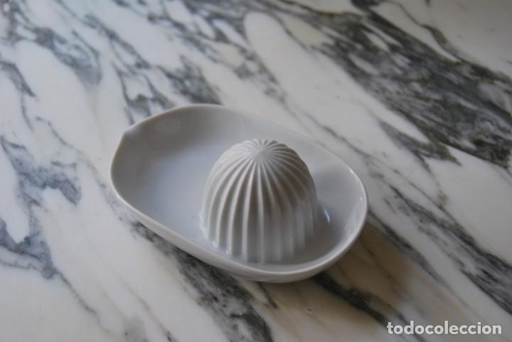 Antig&uuml;edades: EXPRIMIDOR DE PORCELANA - C&Iacute;TRICOS - Foto 4