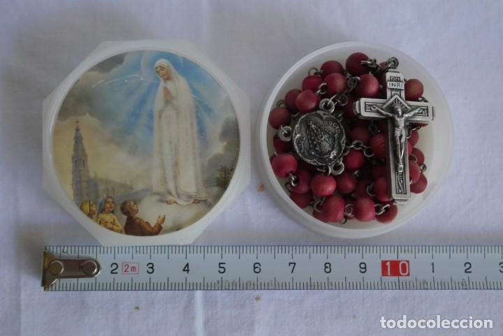 Antig&uuml;edades: 13 rosarios en caja o estuche - Foto 11