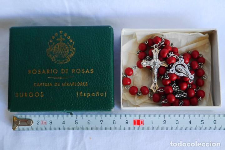 Antig&uuml;edades: 13 rosarios en caja o estuche - Foto 18