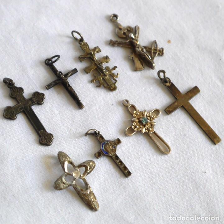 Antig&uuml;edades: 8 crucifijos de plata - Foto 2