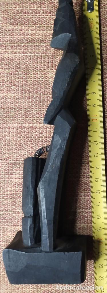 Antiquit&eacute;s: Figura de negro africano suerte madera palo que se levanta toque humor sexual