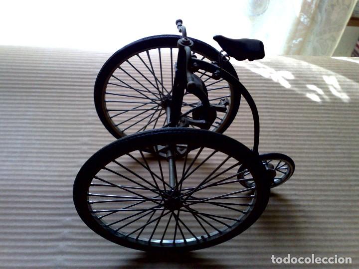 Antiquit&eacute;s: BICICLETA DECORATIVA (DESCRIPCI&Oacute;N)