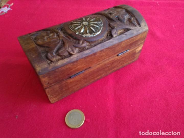 Antig&uuml;edades: Caja ba&uacute;l peque&ntilde;o de madera - Foto 3