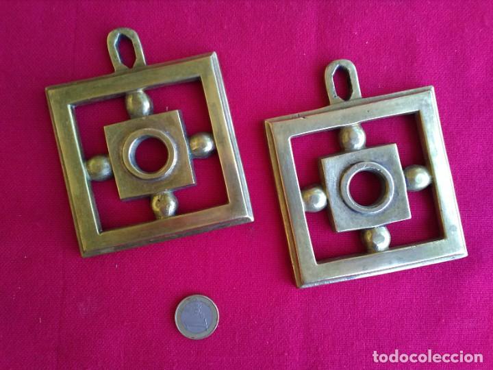 Antig&uuml;edades: Dos piezas antiguas de Vel&oacute;n de bronce - Foto 1