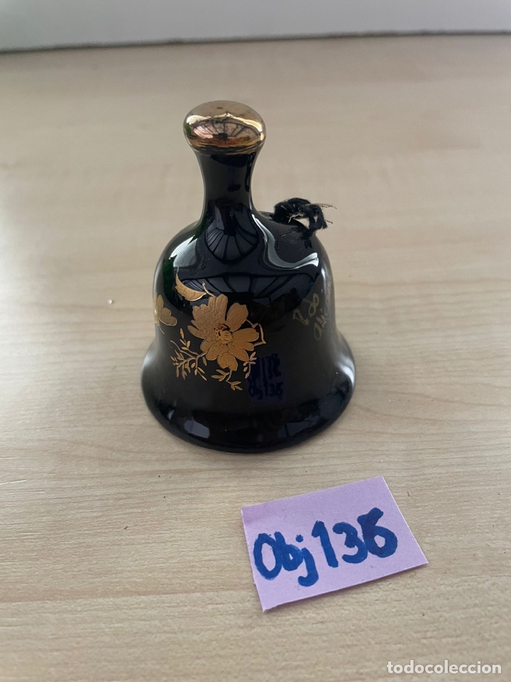 Antig&uuml;edades: Campana de porcelana - Foto 1