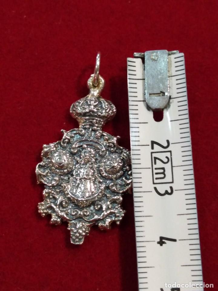 Antig&uuml;edades: Medalla de la virgen, plata sin contraste.REF-4589 - Foto 3