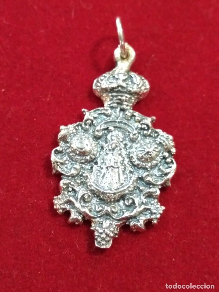 Antig&uuml;edades: Medalla de la virgen, plata sin contraste.REF-4589 - Foto 1