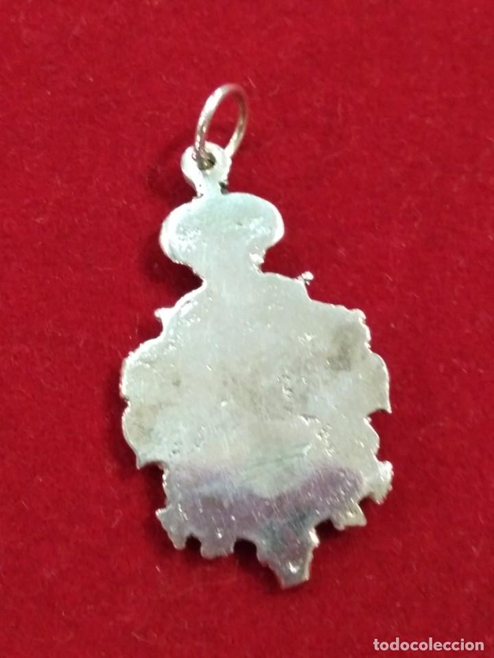Antig&uuml;edades: Medalla de la virgen, plata sin contraste.REF-4589 - Foto 2