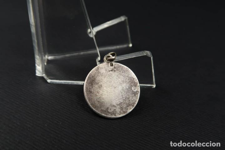 Antig&uuml;edades: Antigua Medalla Religiosa de Plata - Foto 4