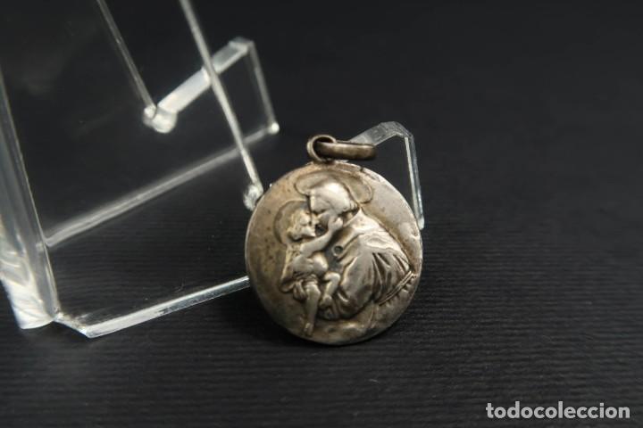Antig&uuml;edades: Antigua Medalla Religiosa de Plata - Foto 1