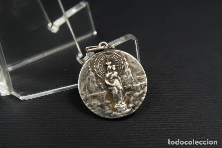 Antig&uuml;edades: Antigua Medalla Religiosa de Plata - Foto 2