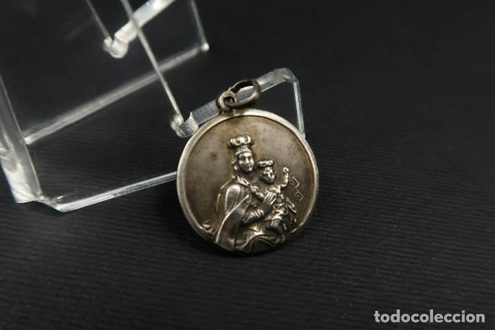 Antig&uuml;edades: Antigua Medalla Religiosa de Plata - Foto 2