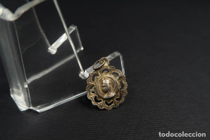 Antig&uuml;edades: Antigua Medalla Religiosa de Plata - Foto 2