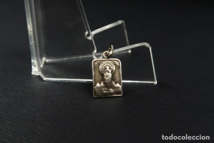 Antig&uuml;edades: Antigua Medalla Religiosa de Plata - Foto 2
