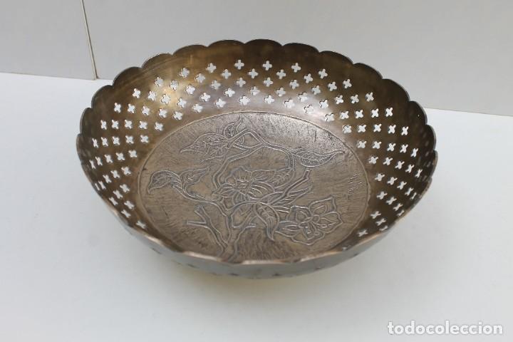 Antig&uuml;edades: CENTRO DE MESA O FRUTERO DE BRONCE. - Foto 1