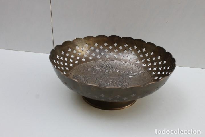 Antig&uuml;edades: CENTRO DE MESA O FRUTERO DE BRONCE. - Foto 3