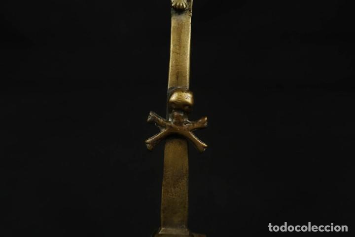 Antig&uuml;edades: Antiguo Crucifijo de Bronce - Foto 5