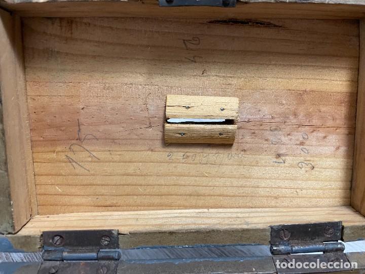 Antig&uuml;edades: LIMOSNERA MADERA ANTIGUA - Foto 13