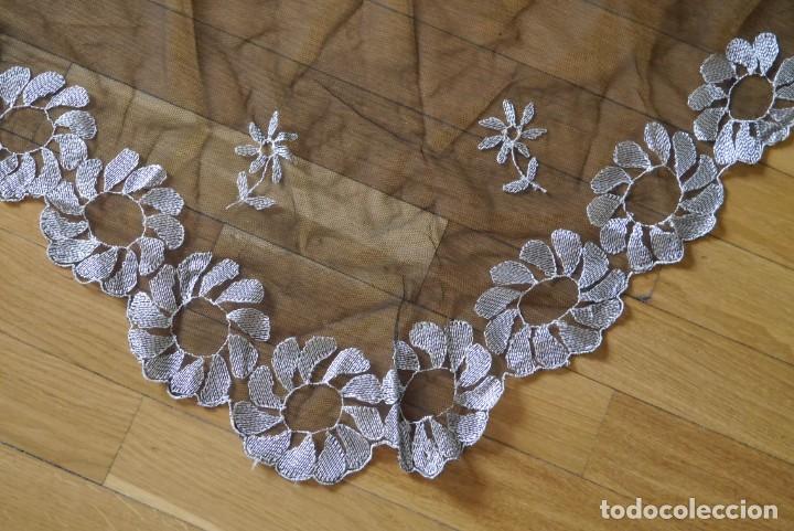 Antig&uuml;edades: Mantilla antigua triangular de tres picos - Foto 7