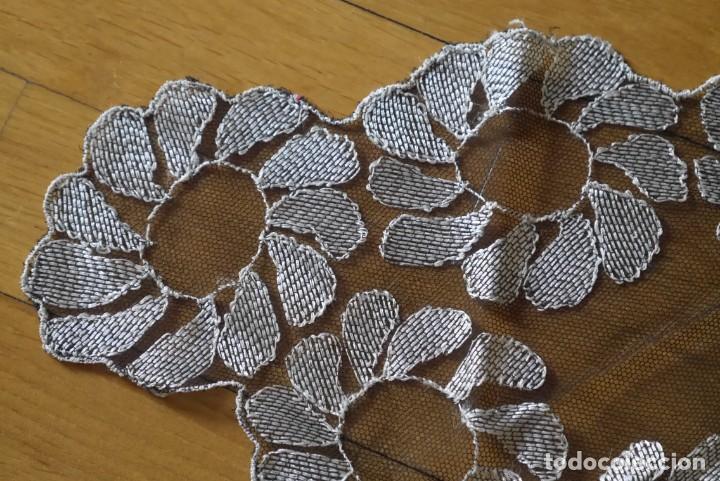 Antig&uuml;edades: Mantilla antigua triangular de tres picos - Foto 8