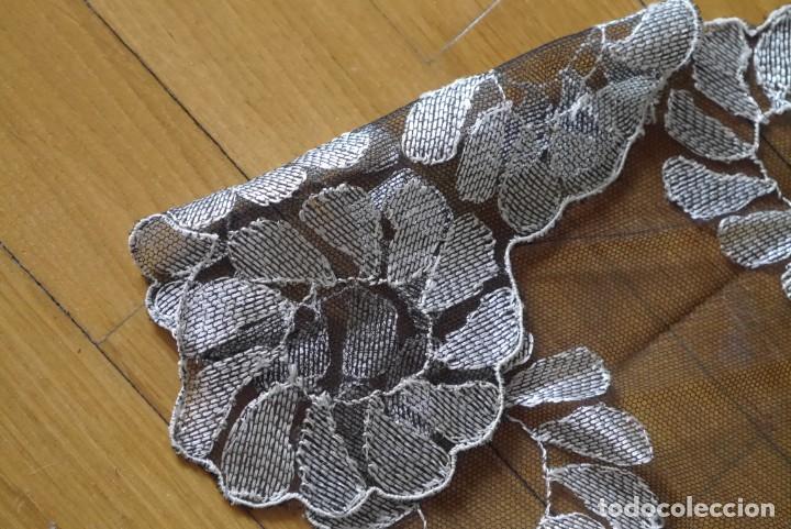 Antig&uuml;edades: Mantilla antigua triangular de tres picos - Foto 9