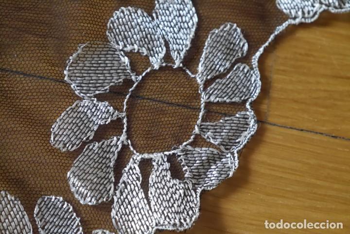 Antig&uuml;edades: Mantilla antigua triangular de tres picos - Foto 11