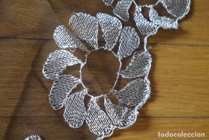 Antig&uuml;edades: Mantilla antigua triangular de tres picos - Foto 12