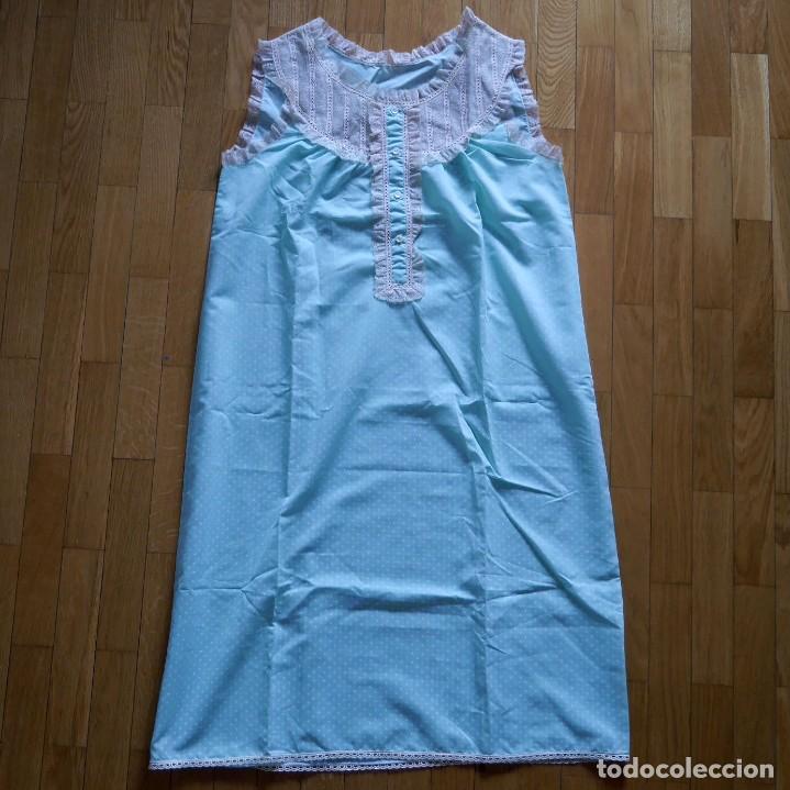 Antig&uuml;edades: Camis&oacute;n tela verde con encajes - Foto 1
