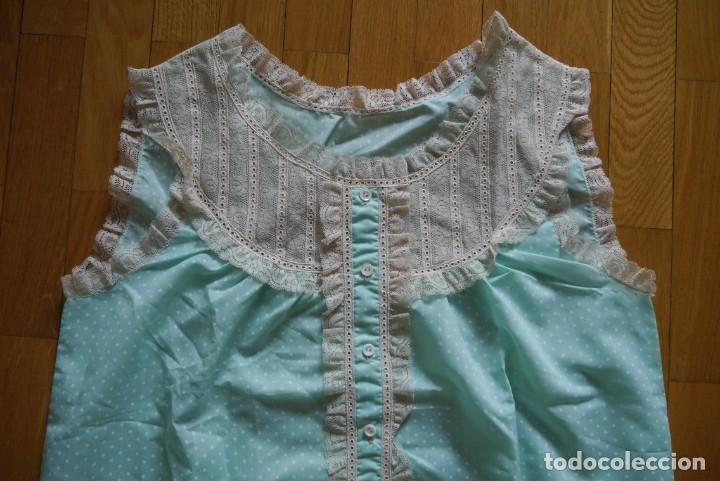 Antig&uuml;edades: Camis&oacute;n tela verde con encajes - Foto 3