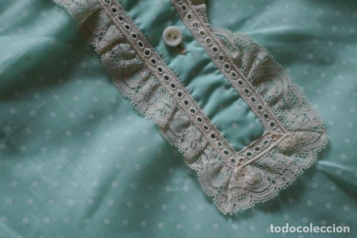 Antig&uuml;edades: Camis&oacute;n tela verde con encajes - Foto 12
