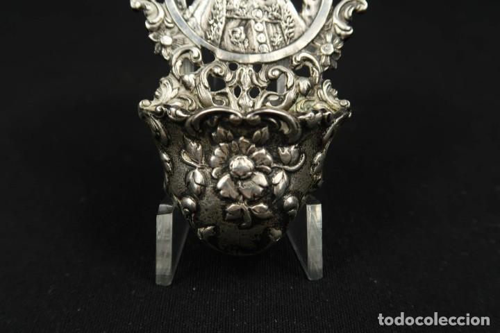 Antig&uuml;edades: Antigua Benditera de Plata - Foto 2
