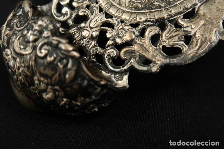 Antig&uuml;edades: Antigua Benditera de Plata - Foto 11