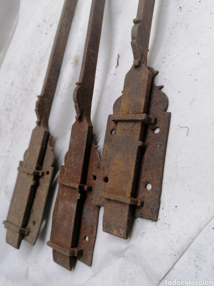 Antig&uuml;edades: 3 pasadores port&oacute;n - Foto 2