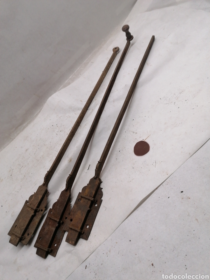 Antig&uuml;edades: 3 pasadores port&oacute;n - Foto 1