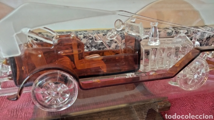 Antig&uuml;edades: BOTELLA CON COCHE DE EPOCA - Foto 1